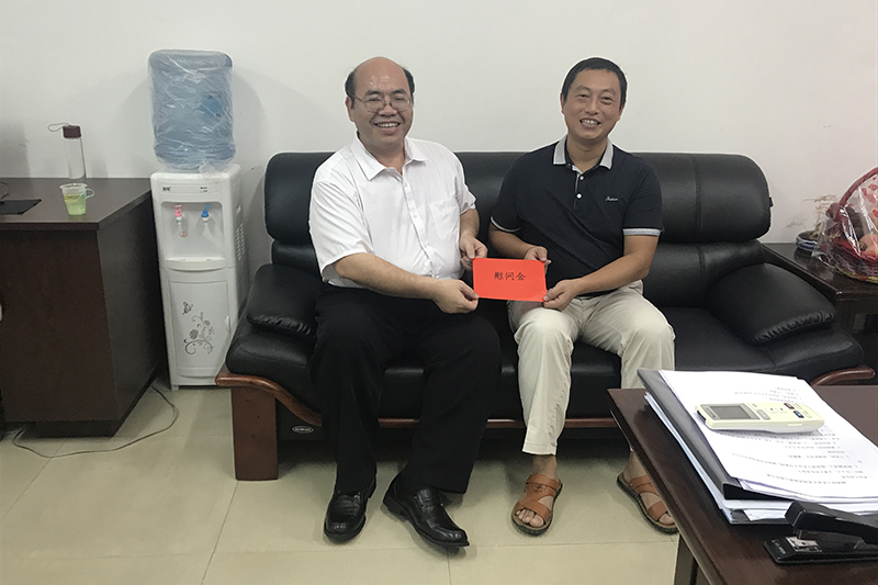 学校领导走访慰问教师代表-玉林师范学院 - 玉林师范